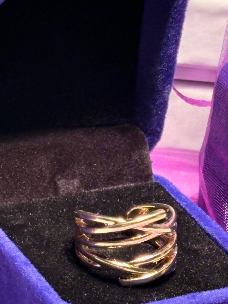 Chic Gold Women's Ring